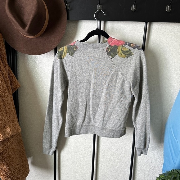J. Crew grey floral graphic pullover fleece long sleeve sweatshirt shirt top - Picture 5 of 5